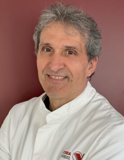 Hans Neumann, Apotheker